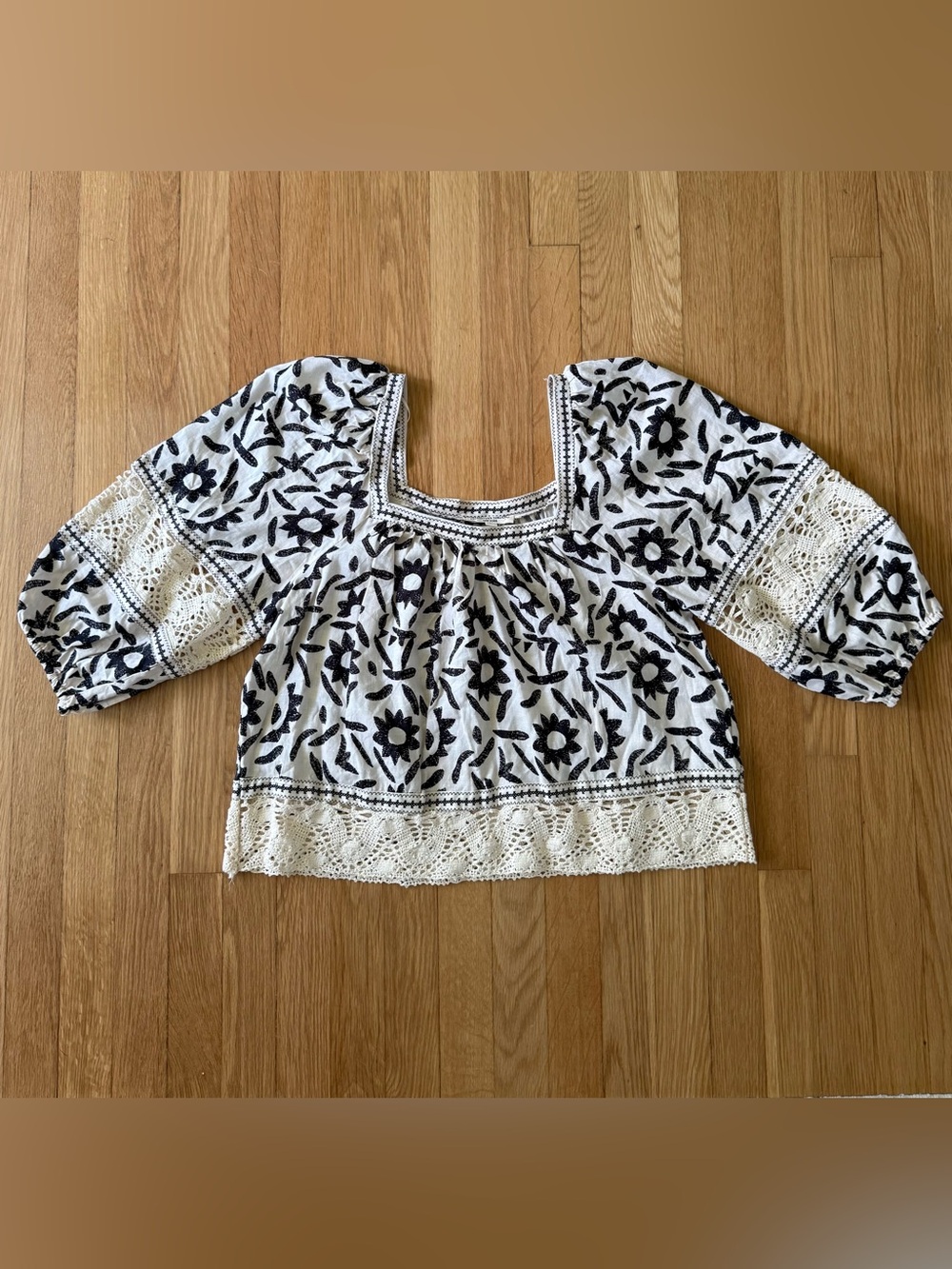 Christian Siriano Linen Blend Floral Lace Trim Blouse L NWT